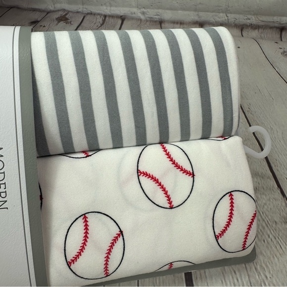 NWT Modern Baby 2pk Soft swaddle blankets w/ Snuggle Blankie  baseball themed - Picture 7 of 7
